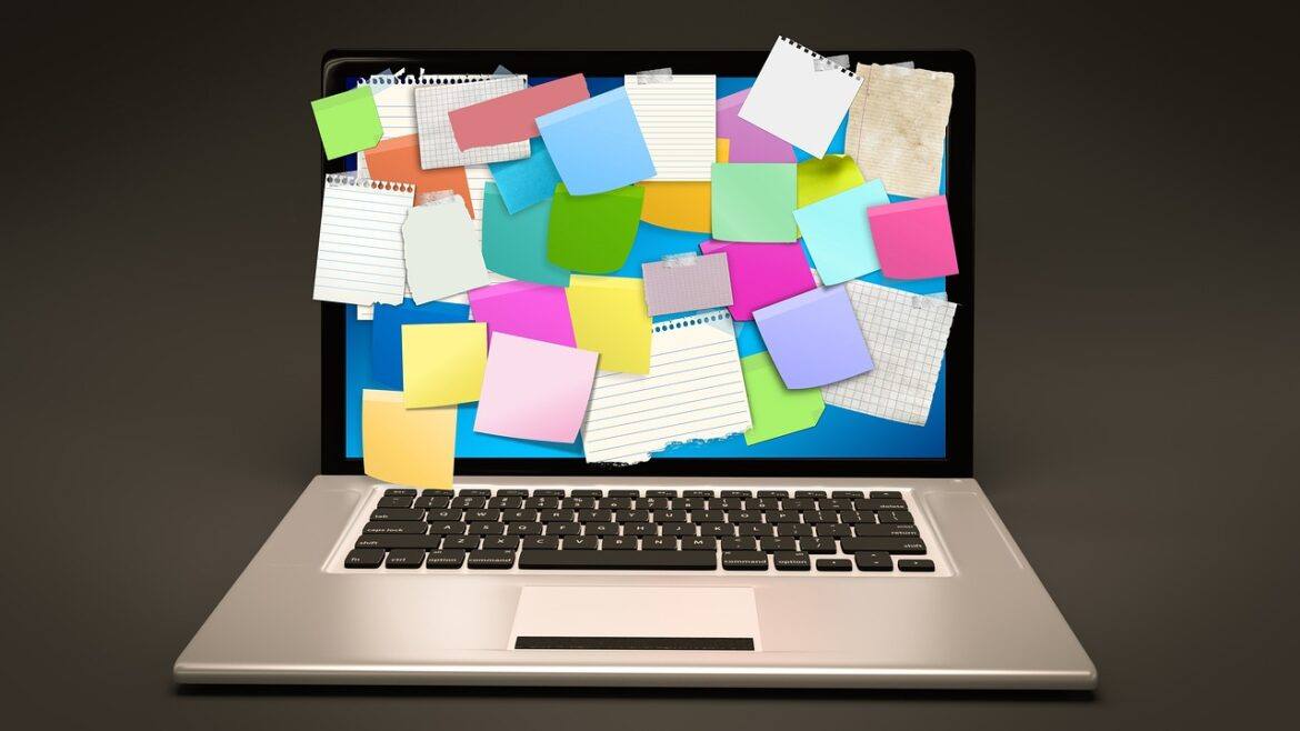 formative assessment Image of post-it notes on a laptop screen.