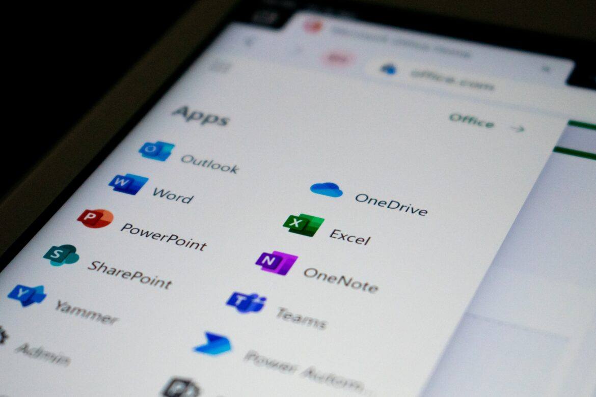 ed-hardie-N3TVYJ6Wr1I-unsplash Microsoft apps on dropdown screen