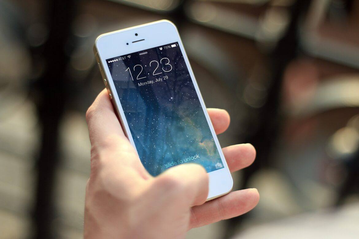 iphone-smartphone-apps-apple-inc-40011 adobe mobile
