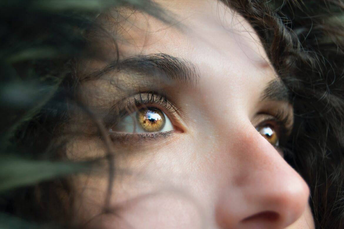 marina-vitale-t809JJ6r9KA-unsplash woman's eyes
