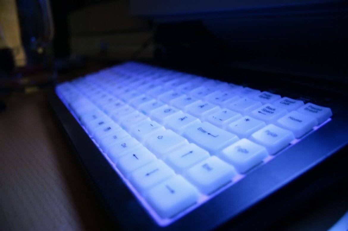 Keyboard_light blue light