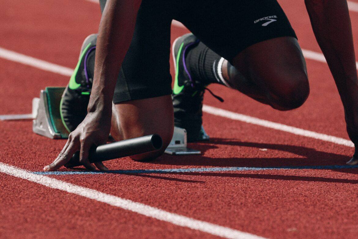braden-collum-9HI8UJMSdZA-unsplash runner at ready