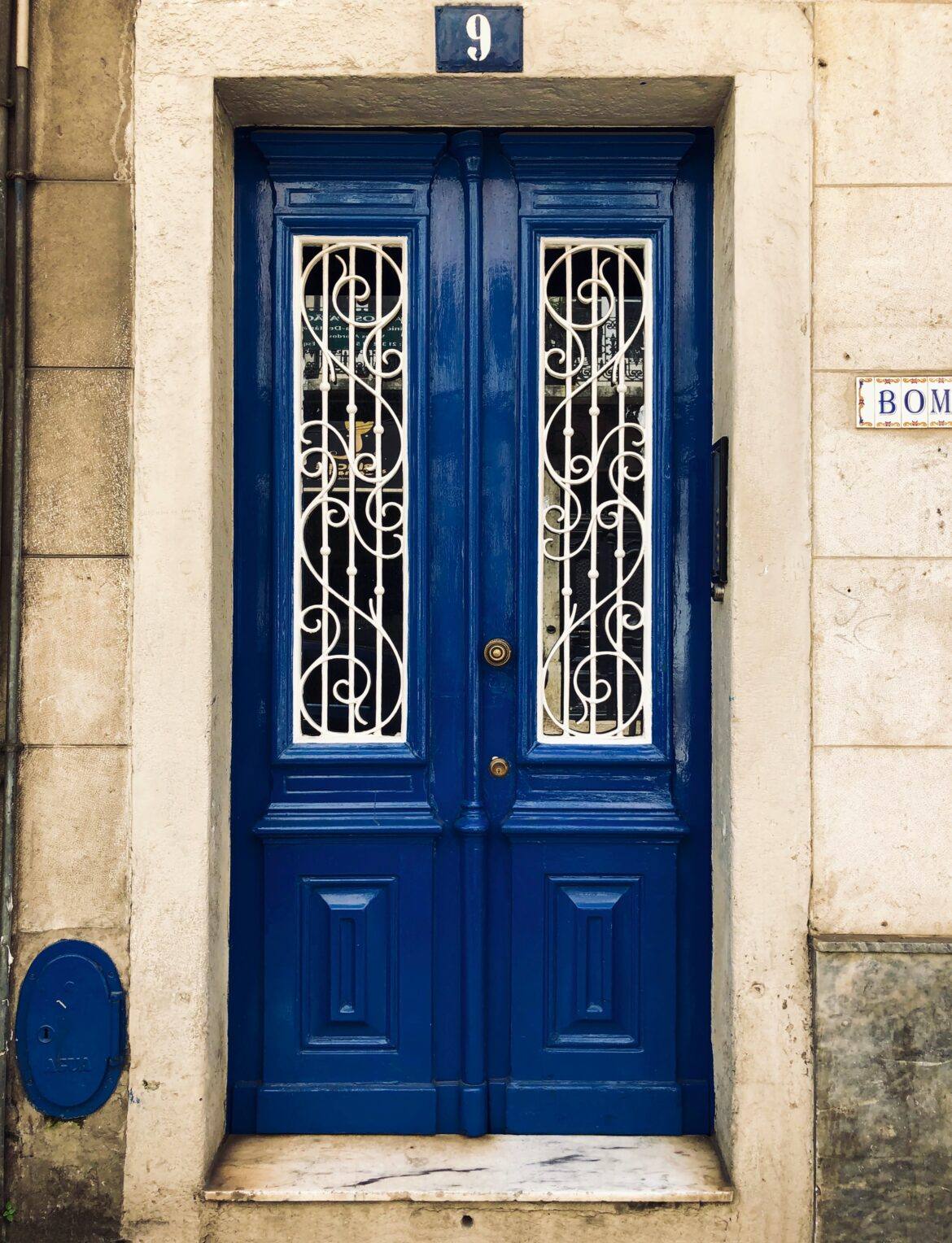 blue door